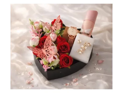 Golden Blush Heart Gift Box